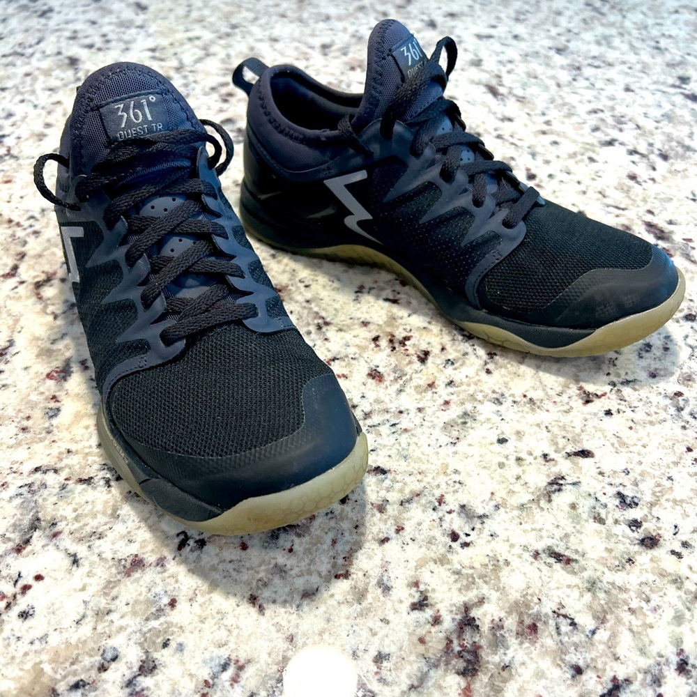 361° Quest TR athletic trainer sneakers